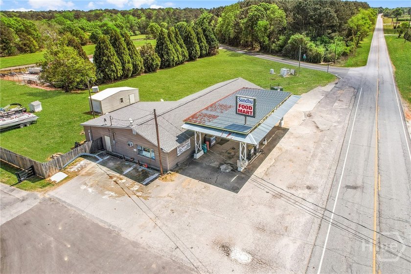 Located just off Interstate 20 in Buckhead, GA near Lake Oconee - photo 4