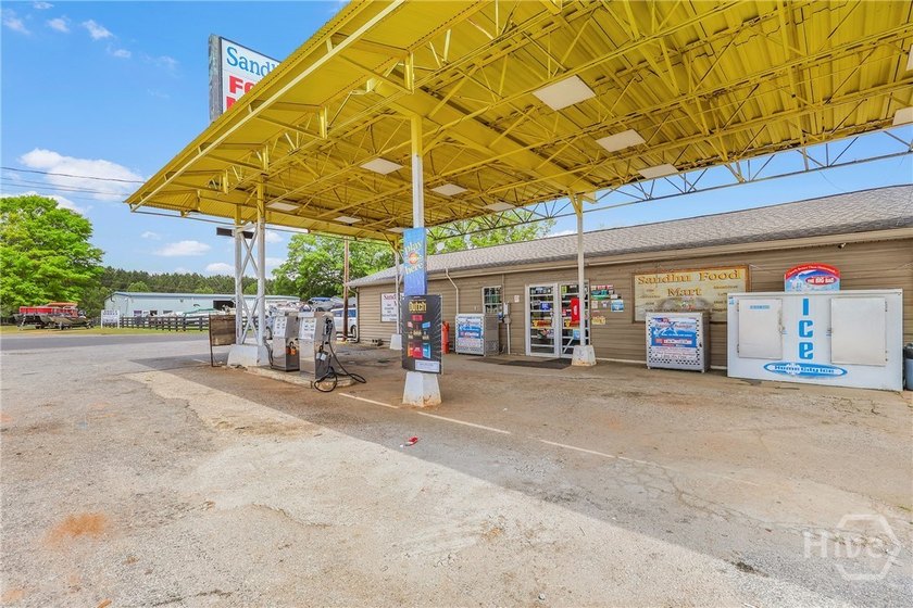 Located just off Interstate 20 in Buckhead, GA near Lake Oconee - photo 10