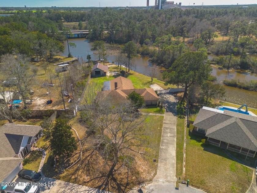 Welcome to waterfront living on Fritz Creek! Nestled in a - photo 3