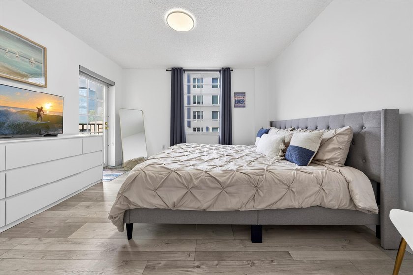 Beautifully Remodeled Corner Unit - Close to Las Olas The - photo 15