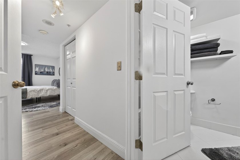 Beautifully Remodeled Corner Unit - Close to Las Olas The - photo 19