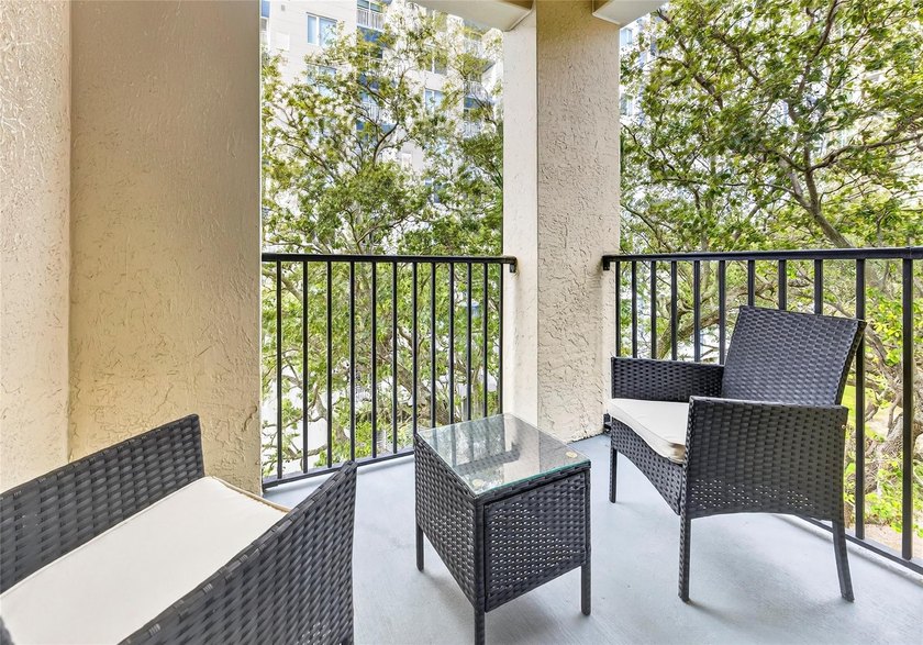 Beautifully Remodeled Corner Unit - Close to Las Olas The - photo 22