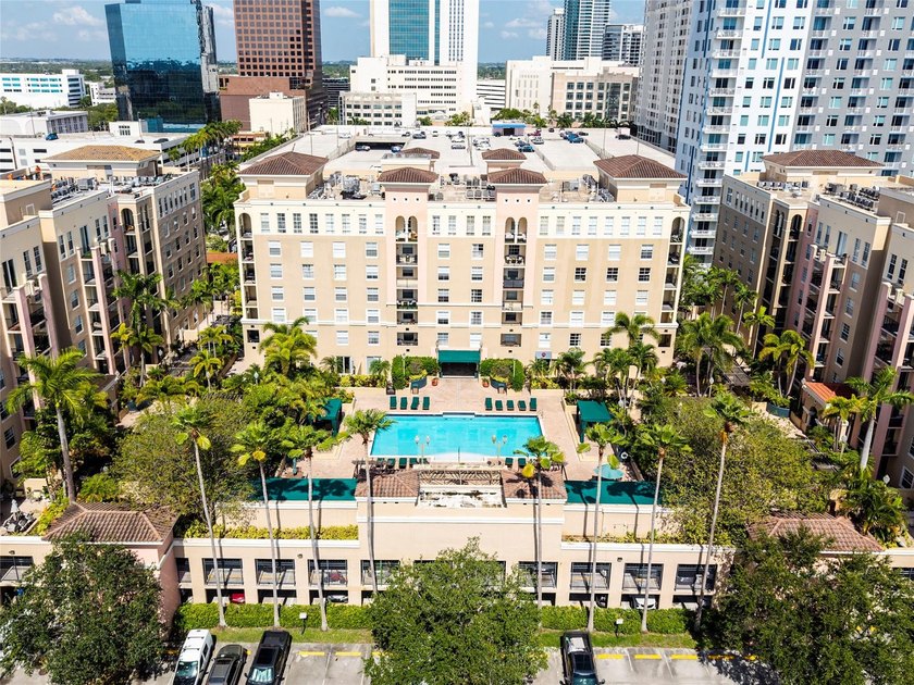Beautifully Remodeled Corner Unit - Close to Las Olas The - photo 29