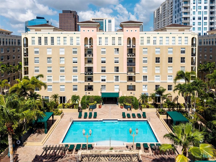 Beautifully Remodeled Corner Unit - Close to Las Olas The - photo 30