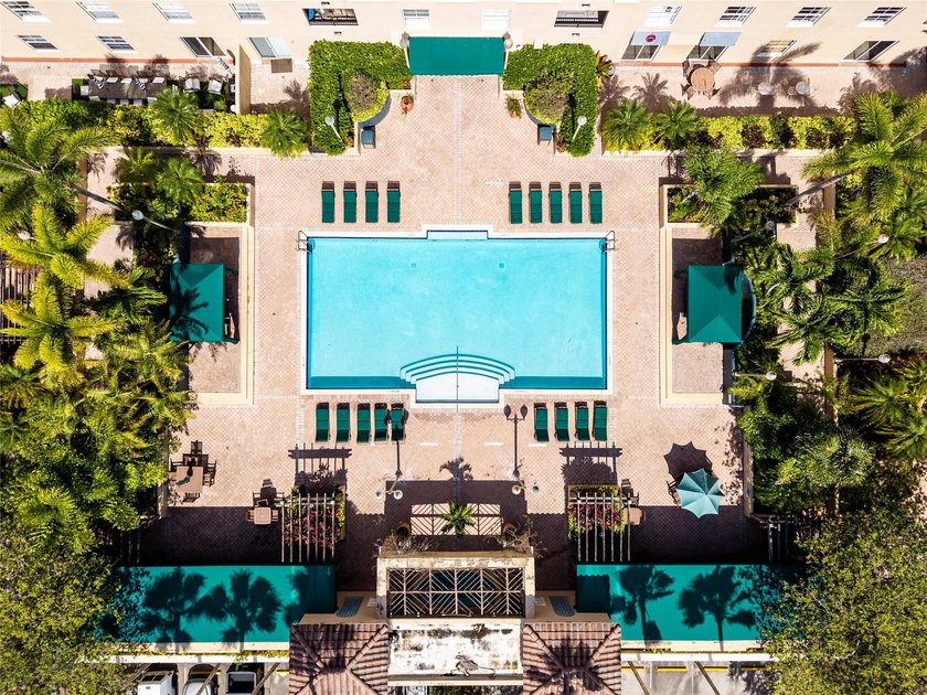 Beautifully Remodeled Corner Unit - Close to Las Olas The - photo 33