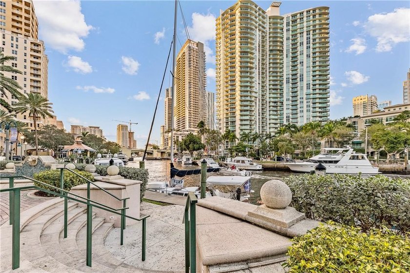 Beautifully Remodeled Corner Unit - Close to Las Olas The - photo 47