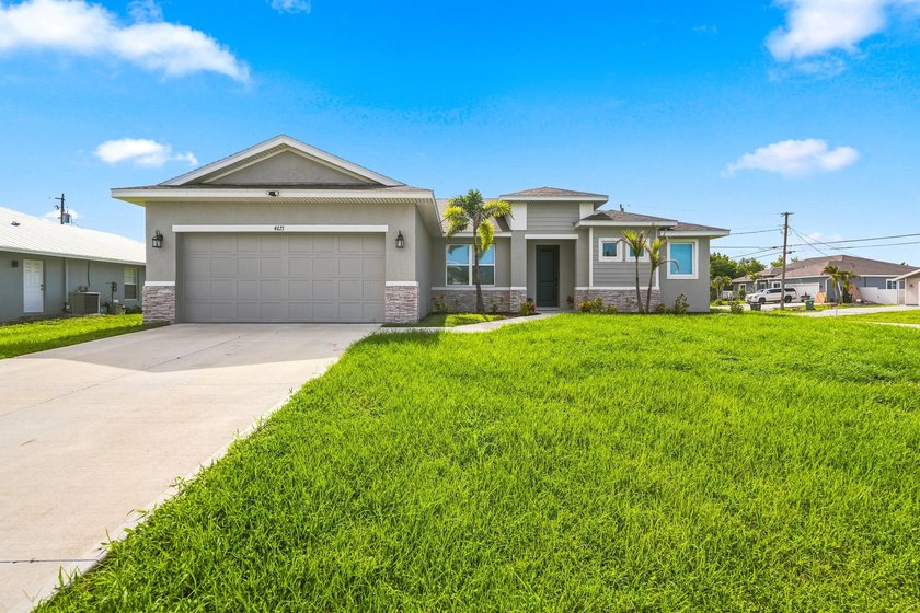 Experience modern luxury in this exceptional 2023 custom-built - photo 3