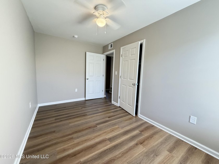 Completely renovated and move-in ready, this charming 2-bedroom - photo 6
