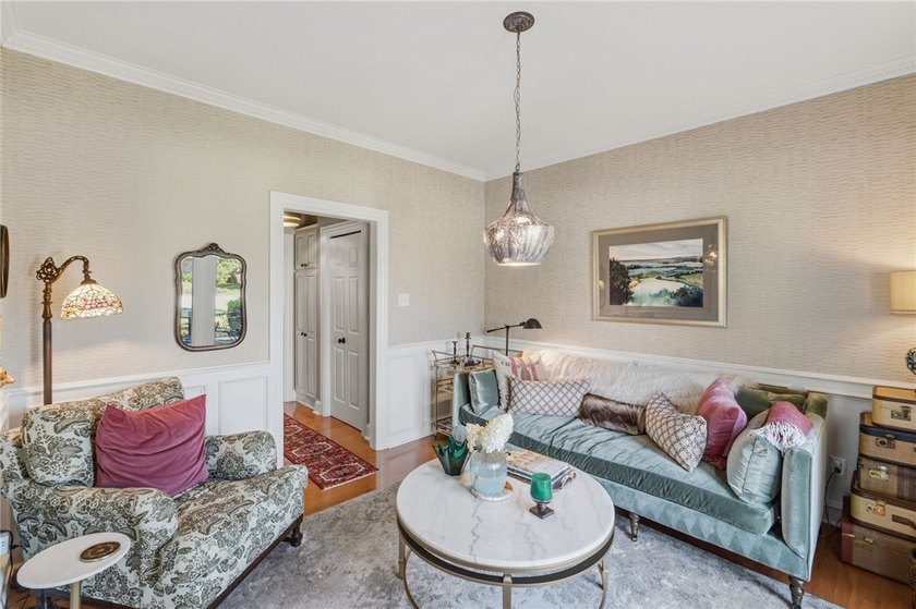 Charming, exceptionally maintained, and thoughtfully updated - photo 12