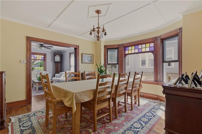 Beautifully restored Colonial blending Newport's timeless - photo 12