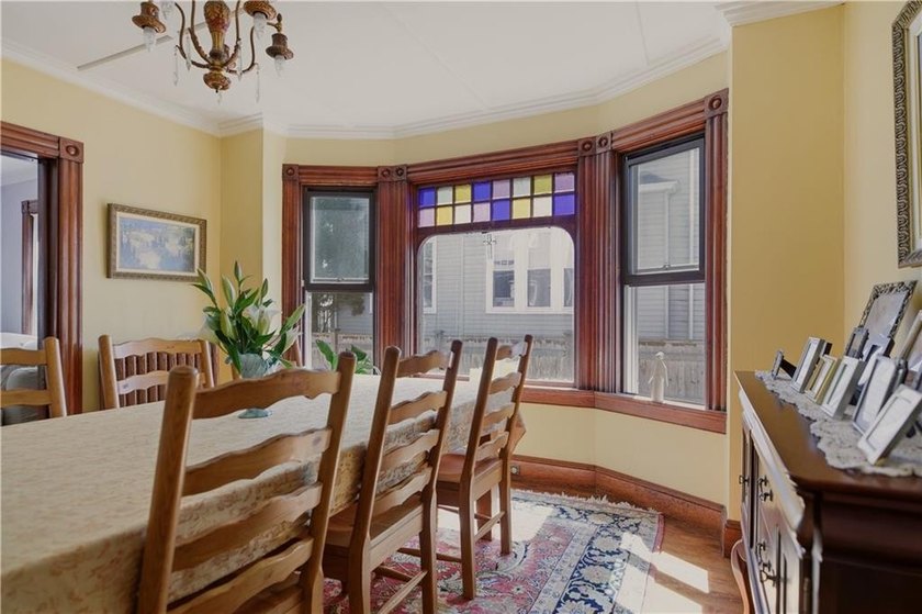 Beautifully restored Colonial blending Newport's timeless - photo 13