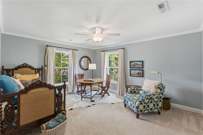 Charming, exceptionally maintained, and thoughtfully updated - photo 25