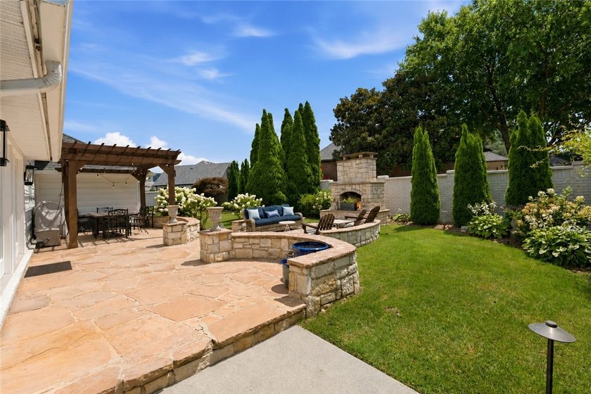 Charming, exceptionally maintained, and thoughtfully updated - photo 29