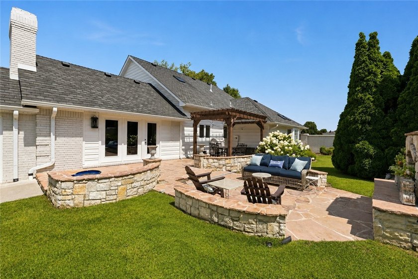 Charming, exceptionally maintained, and thoughtfully updated - photo 30