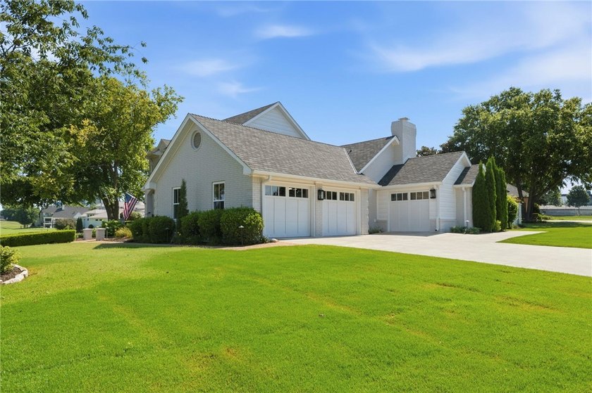 Charming, exceptionally maintained, and thoughtfully updated - photo 34