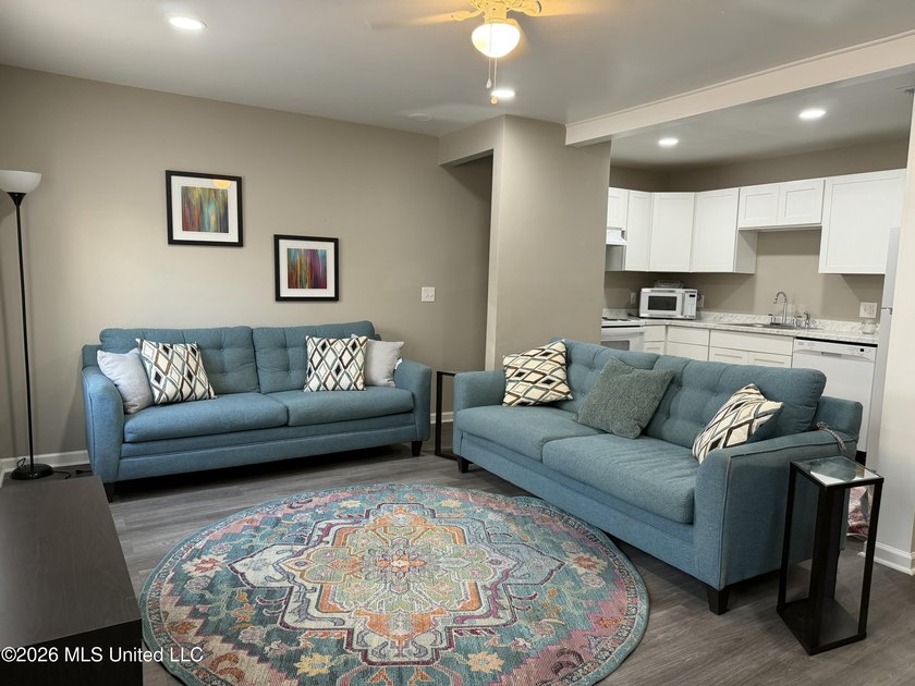 Completely renovated and move-in ready, this charming 2-bedroom - photo 4