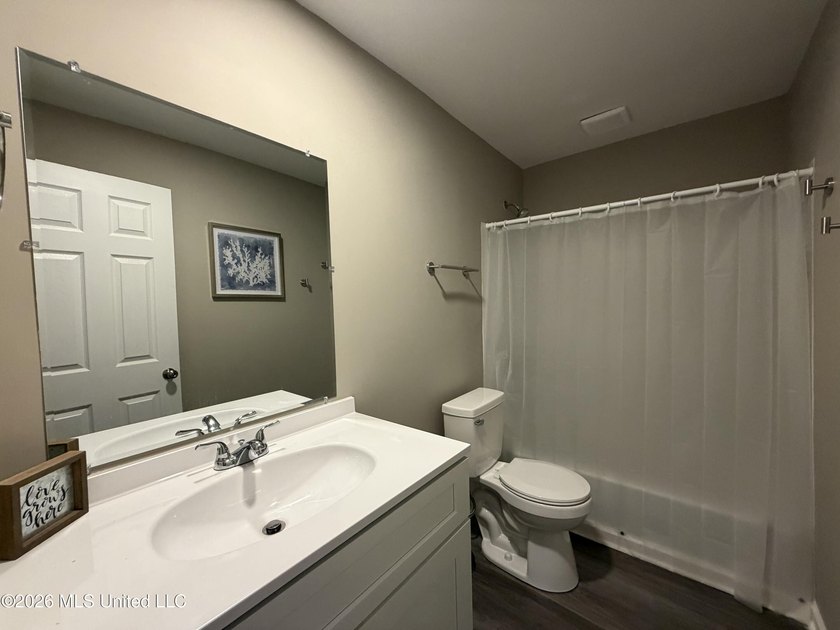 Completely renovated and move-in ready, this charming 2-bedroom - photo 5