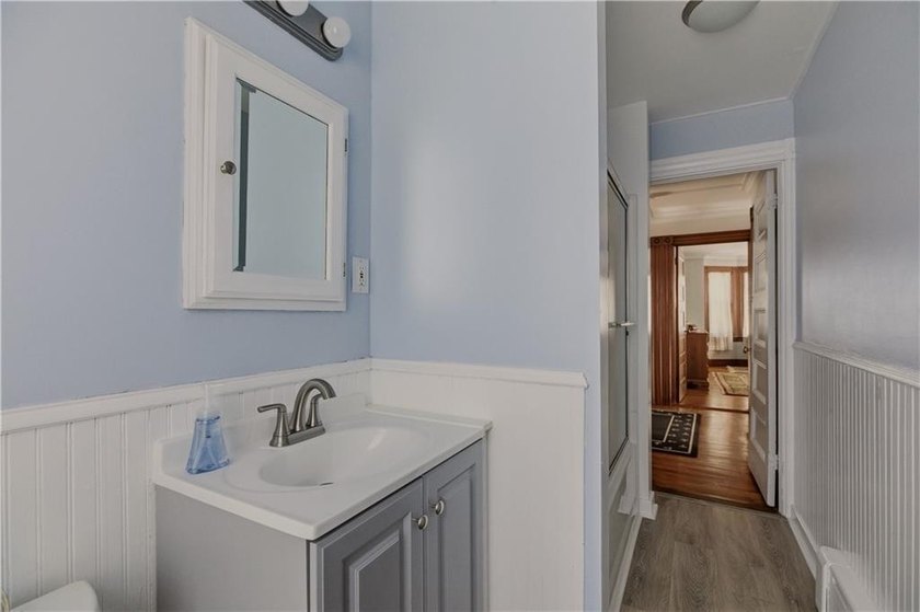 Beautifully restored Colonial blending Newport's timeless - photo 35