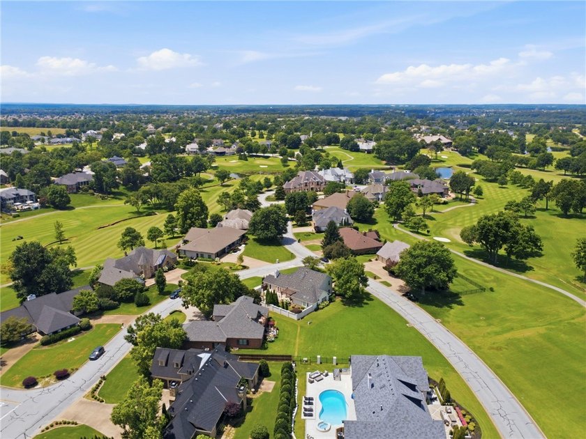 Charming, exceptionally maintained, and thoughtfully updated - photo 41