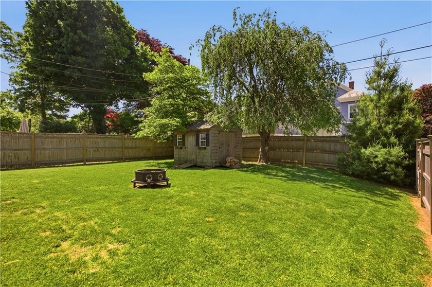 Beautifully restored Colonial blending Newport's timeless - photo 43