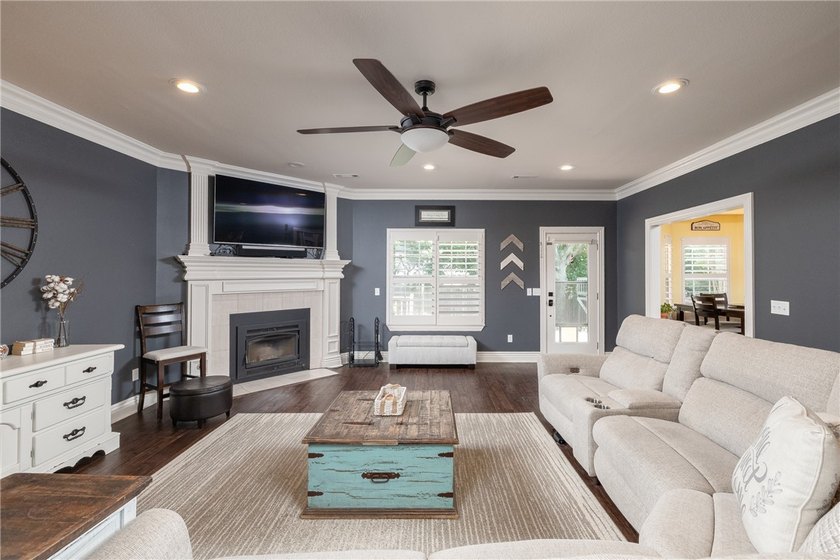 Welcome to 414 Oak Manor Circle, Springdale, AR 72764! This - photo 8