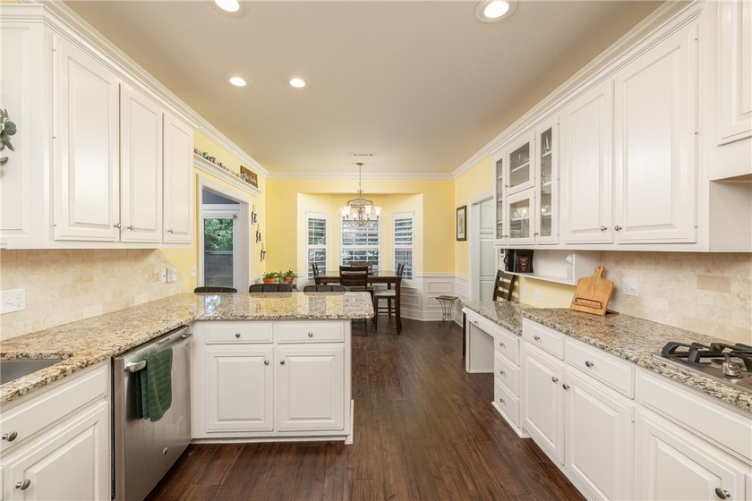 Welcome to 414 Oak Manor Circle, Springdale, AR 72764! This - photo 10