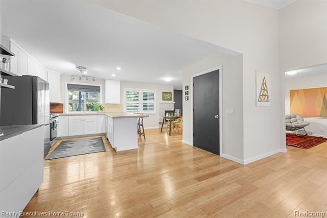 Location, location, location! Just two blocks from beautiful - photo 6