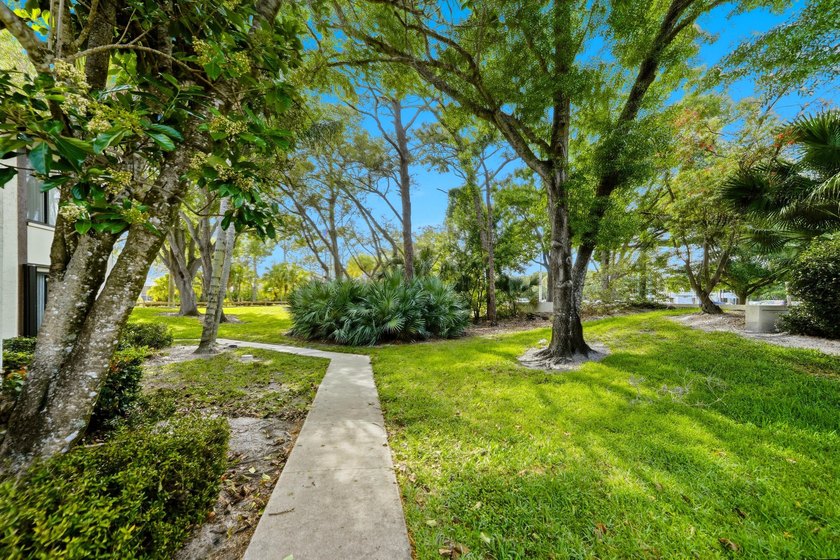 Tastefully updated 1BR/1BA condo in the gated community of Pine - photo 25