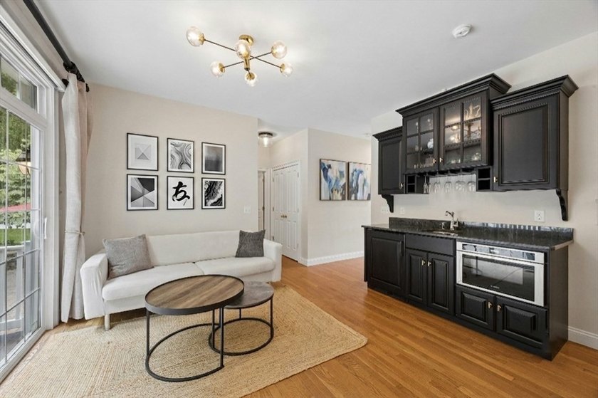 NEIGHBORHOOD SETTING WITH COMMUTER CONVENIENCE! This - photo 7