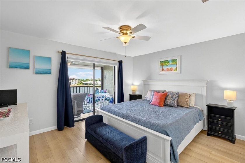 Enjoy peaceful, panoramic lake views from this beautifully - photo 12