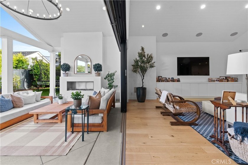 Some addresses in Newport Beach are simply in a class of their - photo 7