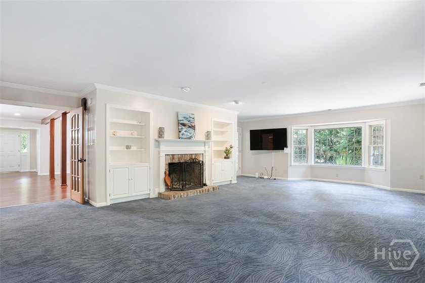 Welcome to this beautiful, spacious home in the prestigious - photo 8