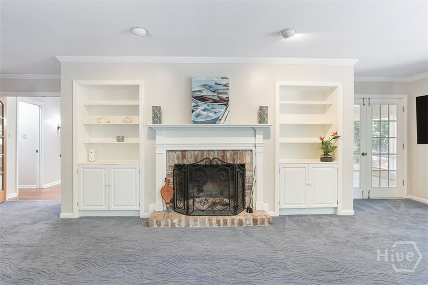 Welcome to this beautiful, spacious home in the prestigious - photo 9