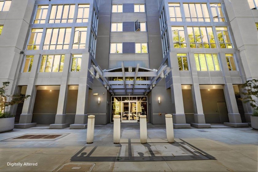 Absolutely stunning 1,563 sq. ft. condo in the heart of Downtown - photo 2