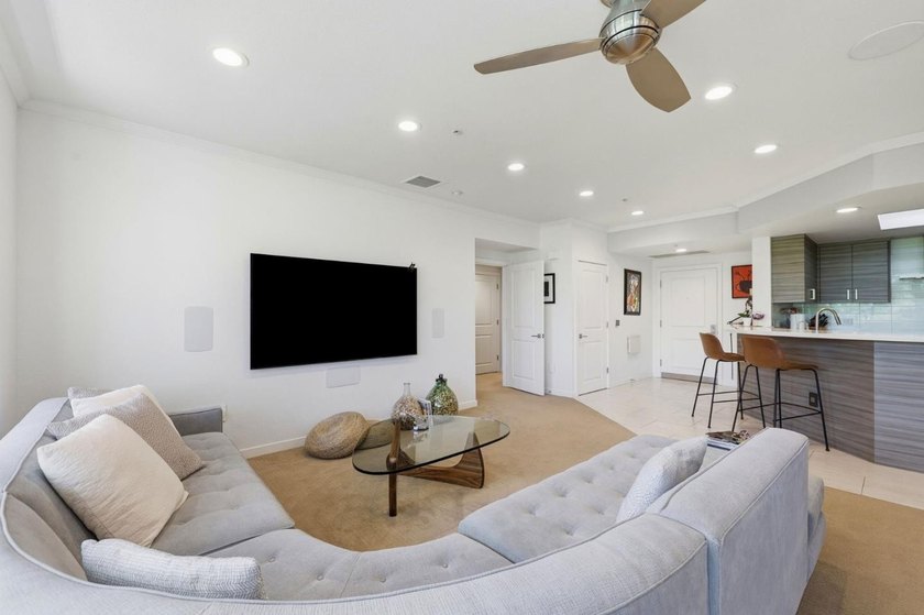 Absolutely stunning 1,563 sq. ft. condo in the heart of Downtown - photo 5