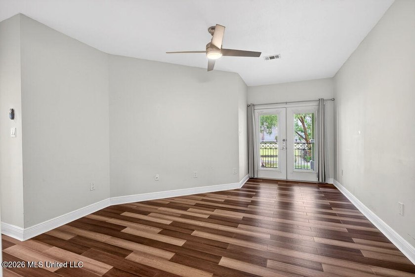 Welcome to Legacy Villas! This well-maintained 3-bedroom, 2-bath - photo 19