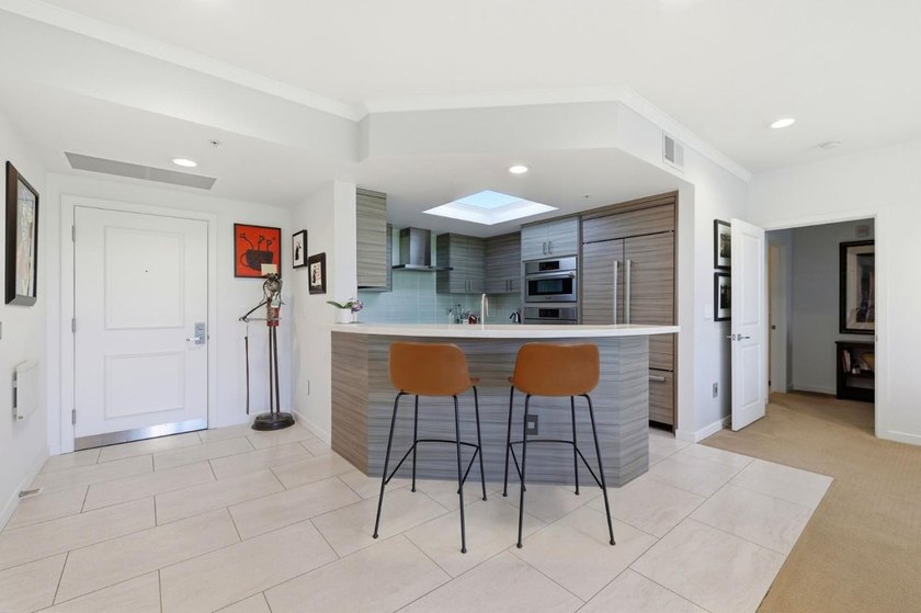 Absolutely stunning 1,563 sq. ft. condo in the heart of Downtown - photo 10