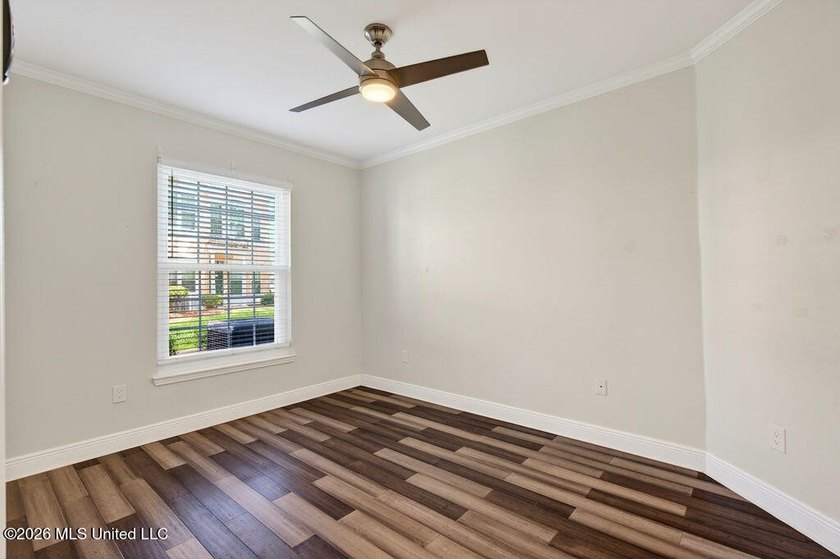 Welcome to Legacy Villas! This well-maintained 3-bedroom, 2-bath - photo 23