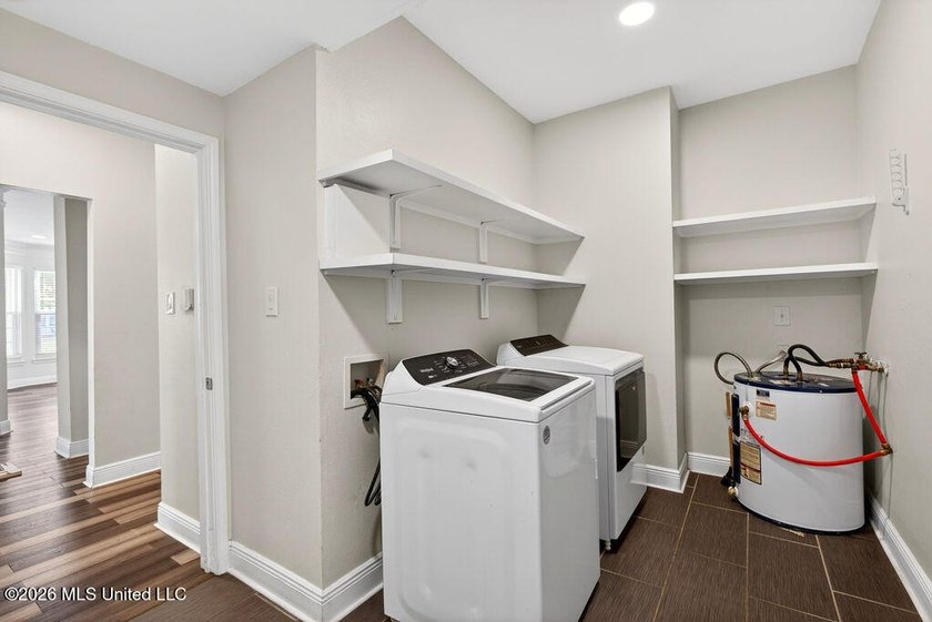Welcome to Legacy Villas! This well-maintained 3-bedroom, 2-bath - photo 28
