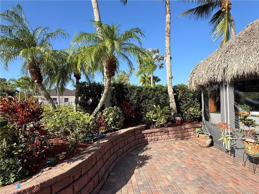Welcome to this tropical sanctuary, where luxury and attention - photo 3