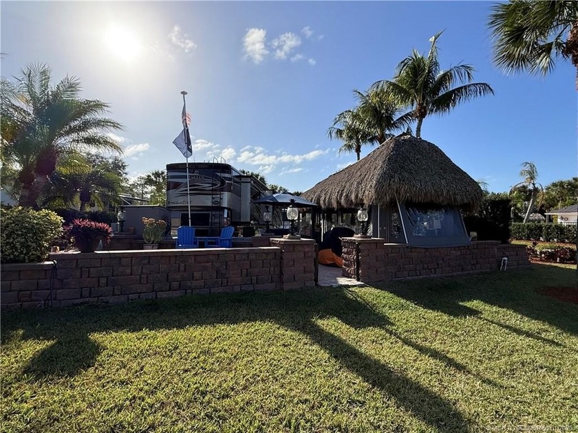 Welcome to this tropical sanctuary, where luxury and attention - photo 10