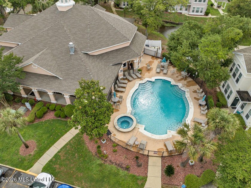 Welcome to Legacy Villas! This well-maintained 3-bedroom, 2-bath - photo 46