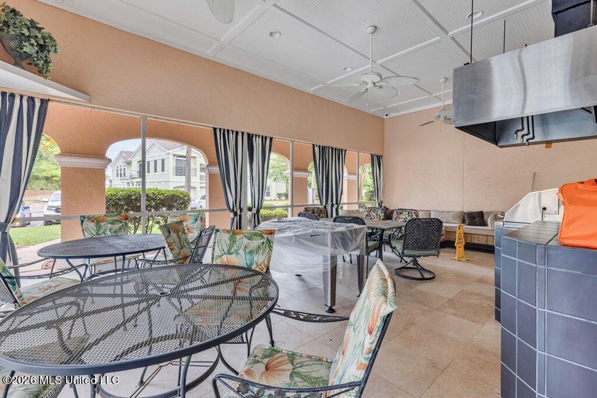 Welcome to Legacy Villas! This well-maintained 3-bedroom, 2-bath - photo 47