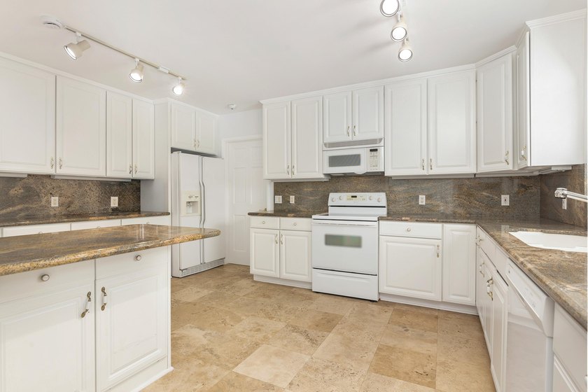 235 Ocean Terrace presents a rare opportunity on Palm Beach's - photo 6