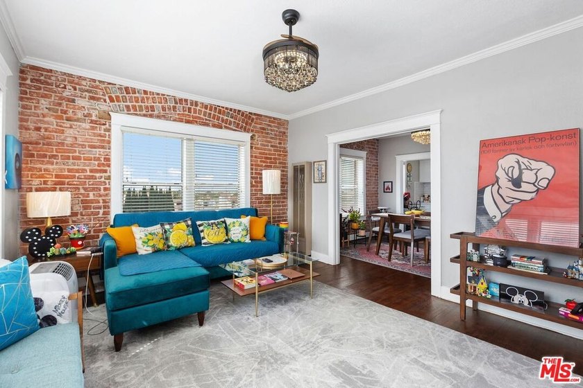 Charming, top-floor corner penthouse in the iconic Californian - photo 9