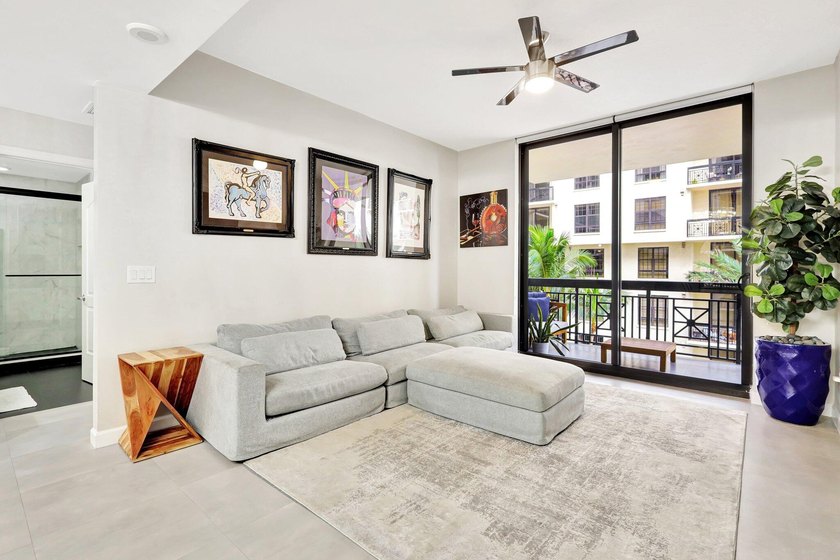 Experience unparalleled luxury in the heart of downtown City - photo 3