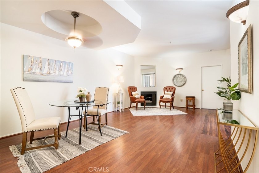 Downtown Vibe mixed with with private, peaceful secluson. 640 W - photo 7