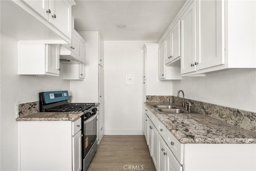 Excellent opportunity to acquire a well-maintained, fully leased - photo 11