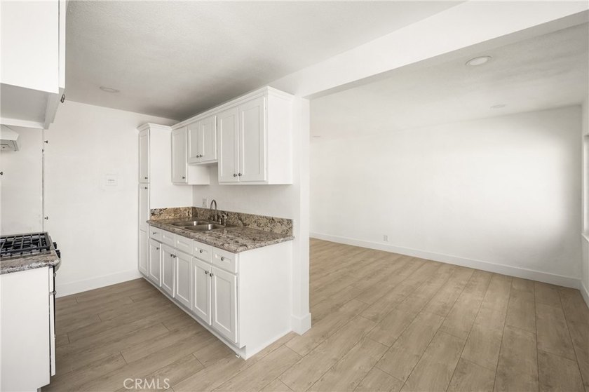 Excellent opportunity to acquire a well-maintained, fully leased - photo 12