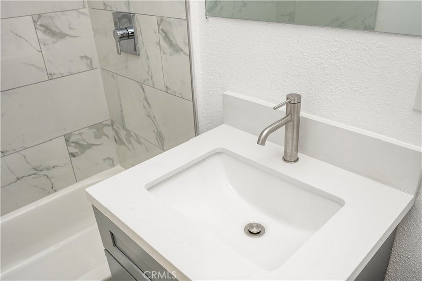 Excellent opportunity to acquire a well-maintained, fully leased - photo 18